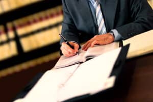 Wurde die Umschulung zu Unrecht abgelehnt, kann ein Anwalt helfen